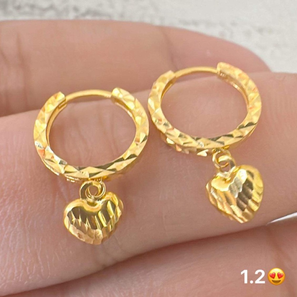 18K Saudi Gold Heart Dangling adult or toddler